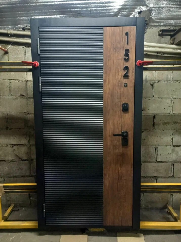 Входная заказная дверь30