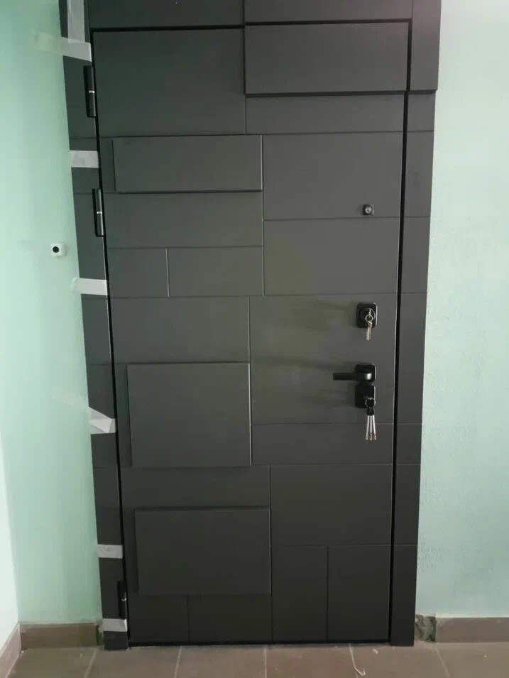 Входная заказная дверь5